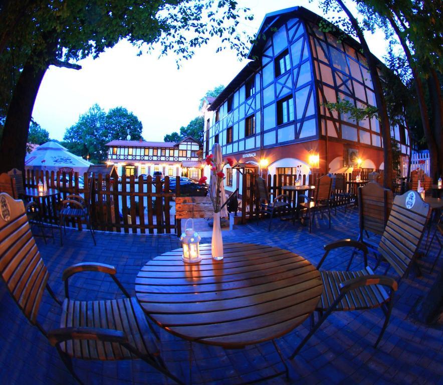Hotel Camelot Щавно-Здруй Екстериор снимка