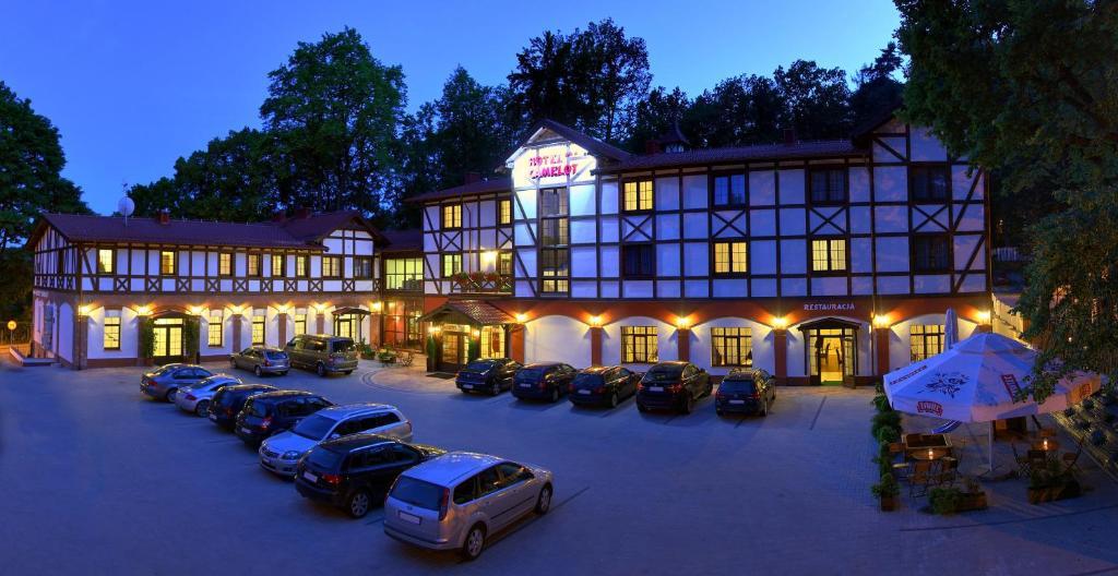 Hotel Camelot Щавно-Здруй Екстериор снимка